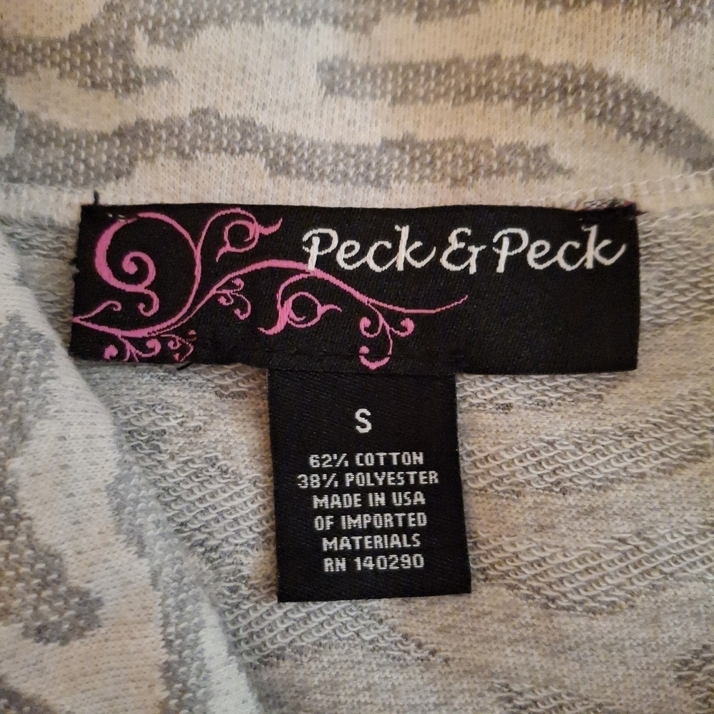 Peck & Peck Women's White and Gray Patterned Pullover - Picture 5 of 7
